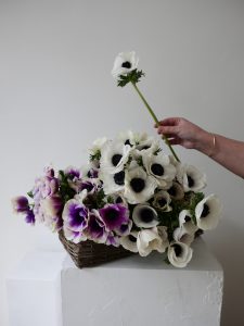 Fleurs de saison à déposer sur le cercueil