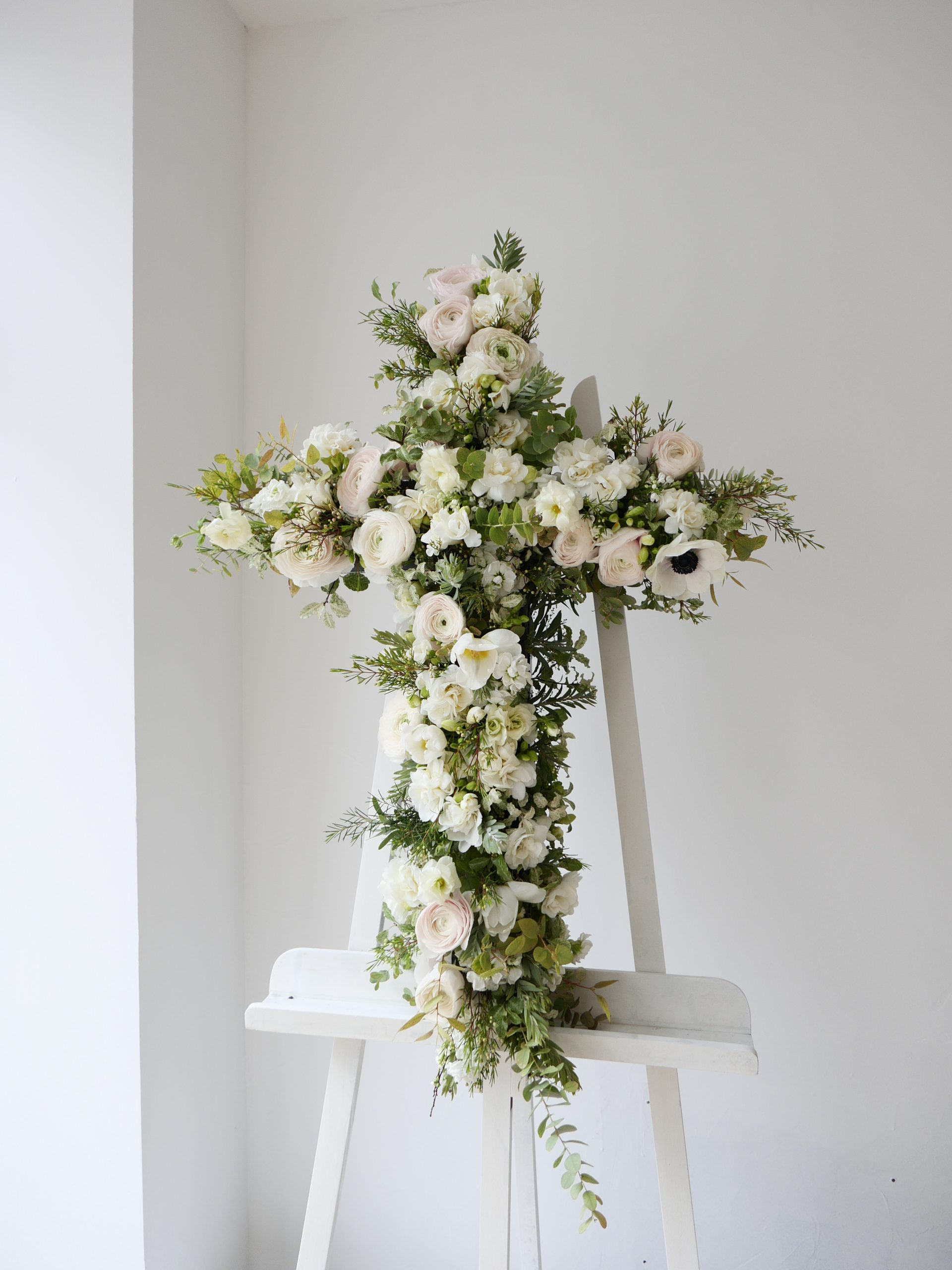 Croix funéraire fleurie Prairie blanche – Image 3