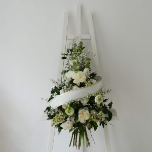 Gerbe piquée Sérénité blanche (ref.35)